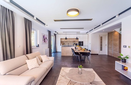 Klis Villa | VILLA CVITA is a modern 5-bedroom villa with a Jacuzzi, a Gym and Finnish Sauna, a heated pool, and amazing views