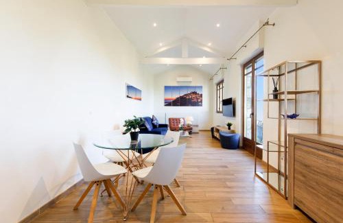 Eze Apartment | Villa d exception avec terrasse, jacuzzi, vue mer, parking, en plein cœur du village de Eze