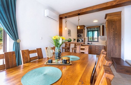 Brusane Villa | Villa D-Ika by Villas Guide