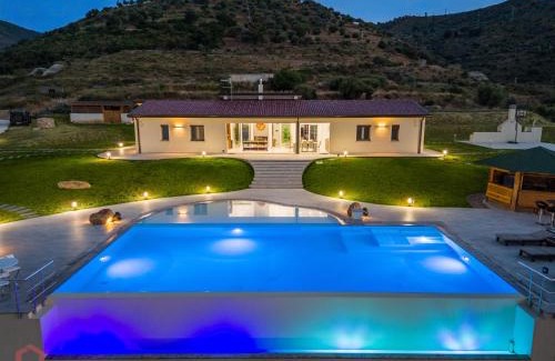 Canneto di Caronia Villa | Villa di lusso con piscina a sfioro vicino Cefalù