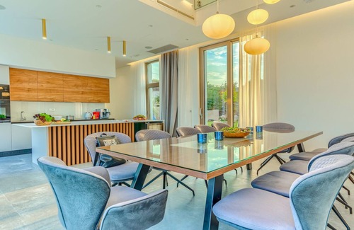 Zmijavci Villa | Villa Daedalus - outstanding villa with a heated pool, spa and a tennis court
