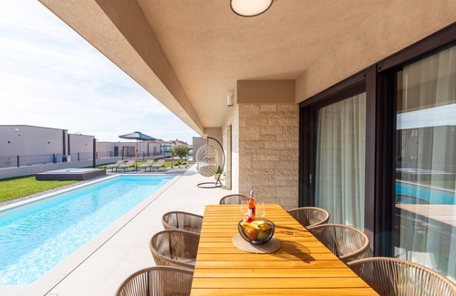 Labinci Villa | Villa Daleo by Villas Guide