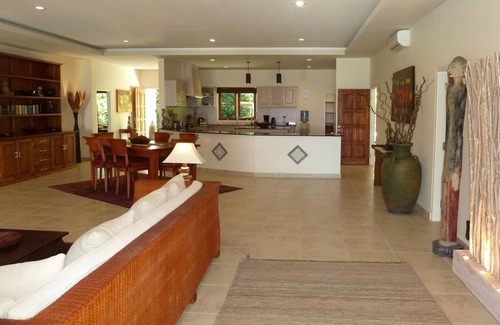 Kalisada Villa | Villa Damai