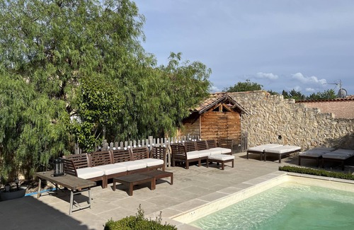 Paulhan Villa | Villa de Charme à 30 min en Voiture de la mer et 15 min du lac