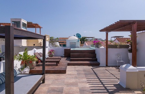 Cartagena Walled City Villa | Villa de las Bovedas Boutique w/ Pool & Jacuzzi