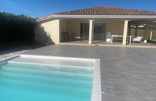 Aussonne House | Villa de Lidia - between friends-family-colleges, near MEETT/pool/parking/Clim