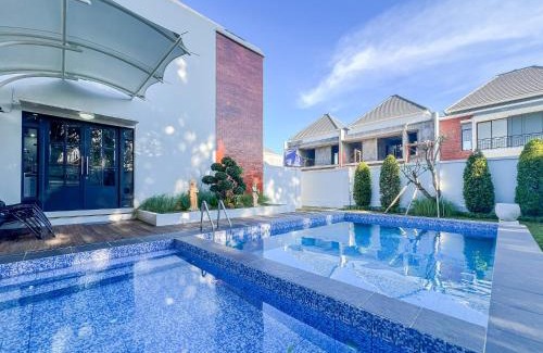 Sleman Villa | Villa De Raya Kolam Renang Private