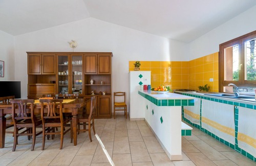 Narbolia Villa | "Villa del Maestro" with Garden, Balcony & Wi-Fi