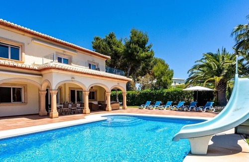 Mar Azul Villa | "Villa Delfino" with mountain and sea view, private pool, garden, terrace, air conditioning & Wi-Fi