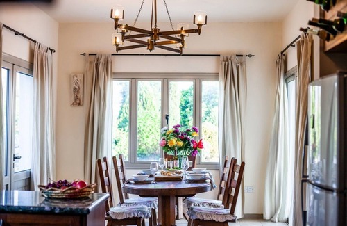 Argaka Villa | VILLA DEMETRA (4 ensuite bedrooms, stunning view,BBQ,HighSpeed WI-FI,swim.pool)