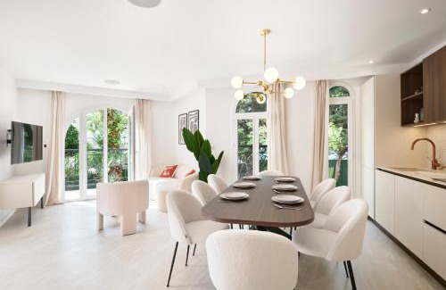 La Californie Villa | VILLA DES PERGOLAS au pied du TRAM ,à 5 min des plages , 15 min du Centre , jacuzzi
