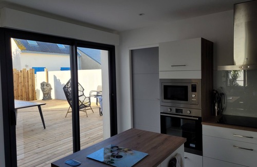 Gavres Villa | Villa des sables with private jacuzzi sleeps 8 4 bedrooms.