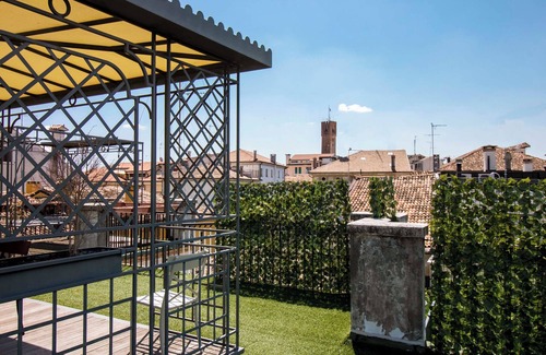 Treviso Villa | [Villa Design] Jacuzzi & Rooftop in Treviso
