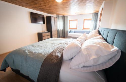 Myto pod Dumbierom House | Villa Ďumbierka - B&B, wellness, brewery, ebikes