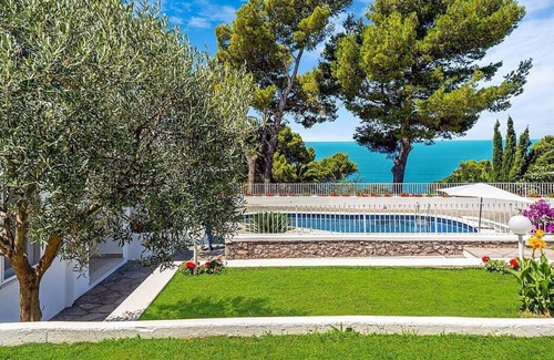 Anacapri Villa | Villa Egeria: A charming and bright two-story villa situated on a hillside in a residential area, with Free WI-FI.