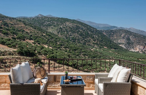 Milatos Villa | Villa Elisavet, a traditional retreat with pool