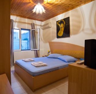 Itea House | Villa Elli 2 Beach-front villa with garden