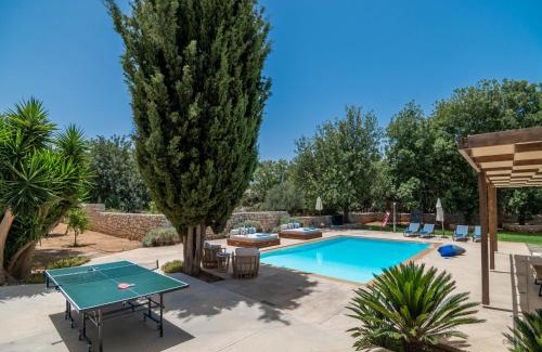 Prines Villa | Villa Ellie - heated pool, playground, garden & BBQ!