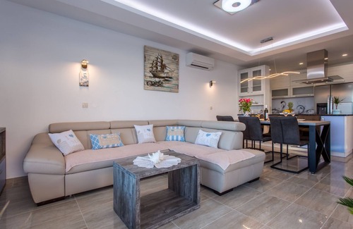 Cizici Villa | Villa Ema with Seaview, swimming pool, garage, BBQ & playroom