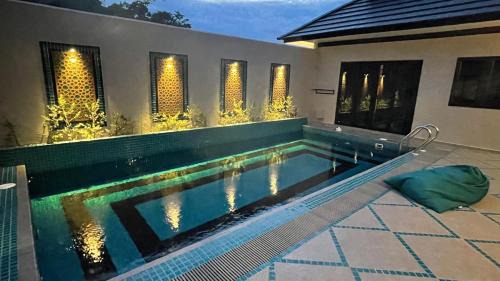 Bentong House | Villa Emerald: 3 Bedroom Pool Villa Near River