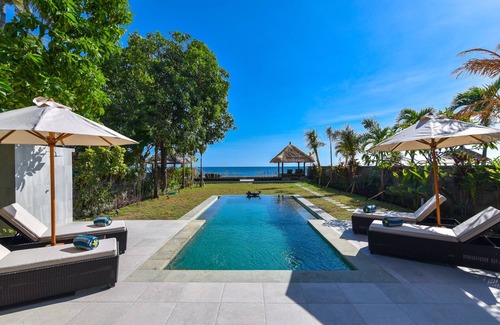 Lovina Villa | Villa Emerald - Beachfront New Build Villa