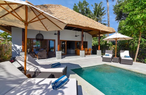 Lovina Villa | Villa Emerald - Beachfront New Build Villa