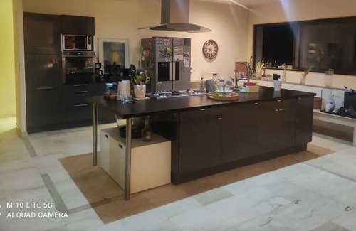 Soulignac Villa | Villa 'Entre Deux Mers' with Private Terrace, Wi-Fi and Air Conditioning