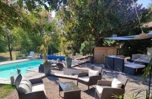 Soulignac Villa | Villa 'Entre Deux Mers' with Private Terrace, Wi-Fi and Air Conditioning