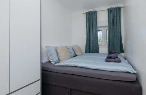 Runovici Apartment | Villa Erwin with heated pool