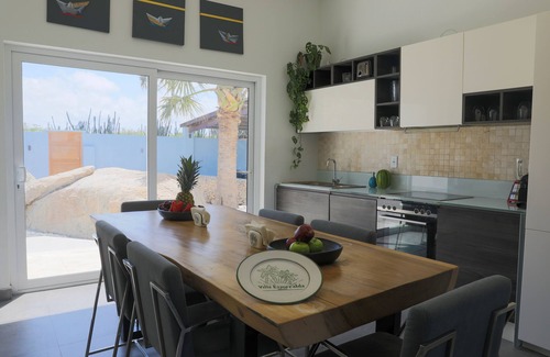 Esmeralda Villa | Villa Esmeralda Aruba 3 min to PALM BEACH & GOLF