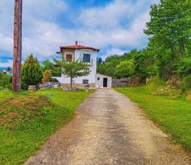 Edessa Villa | Villa Etheras - Nested between Nature by Amazing View - 5 mins from Edessa