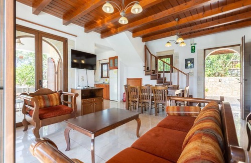 Kefalas Villa | Villa Eva Large Private Pool, A/C, WiFi