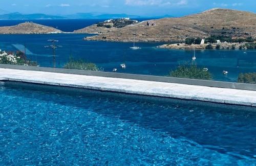 Vourkari Villa | Villa Faros Vourkari Kea with private pool and stunning views
