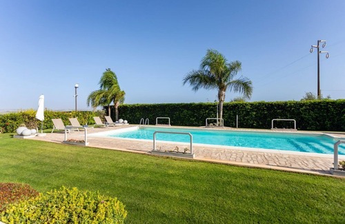 Santa Maria del Focallo Villa | Villa Fenicottero - A Charming Oasis in Nature