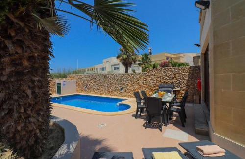 Santu Pietru Villa | Villa Fieldend - Gozo Holiday Home