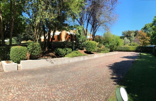 Giavera del Montello Bed & Breakfast | Villa Fior di Robinia