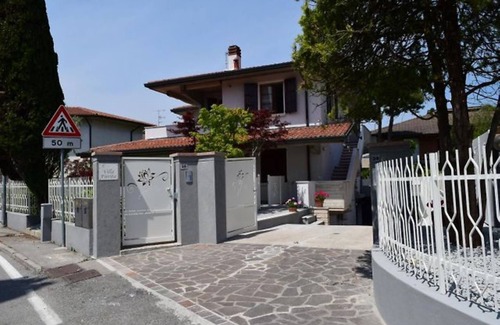 Colombare Apartment | Villa Fiorita - Apt 3 - Ortensia, Sirmione, Italy
