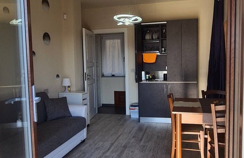 Avigliana House | VILLA FIORITA LAKE VIEW APARTMENT