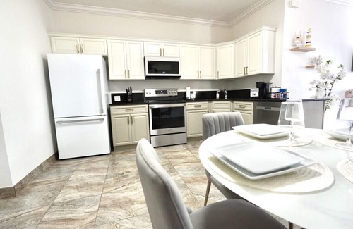 Crescent Beach Villa | Villa Fiorō-Bold Luxury 2BR/River & Coastal Vibe