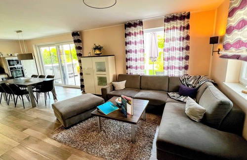 Muritz House | Villa Fleesenstrand am See | with outdoor whirlpool | Sky TV | Fireplace | sauna