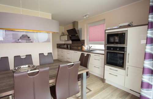 Muritz House | Villa Fleesenstrand am See | with outdoor whirlpool | Sky TV | Fireplace | sauna