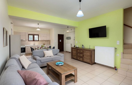 Pyrgos Psilonerou Villa | Villa Flora - Pýrgos Psilonérou ,Crete