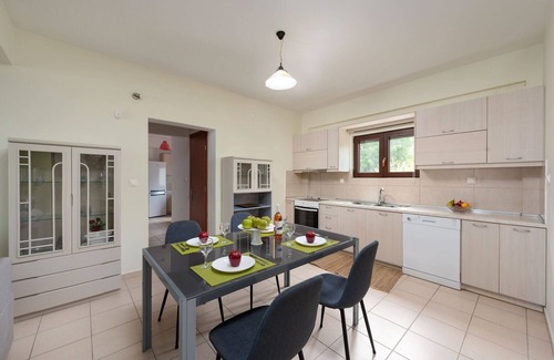 Pyrgos Psilonerou Villa | Villa Flora - Pýrgos Psilonérou ,Crete