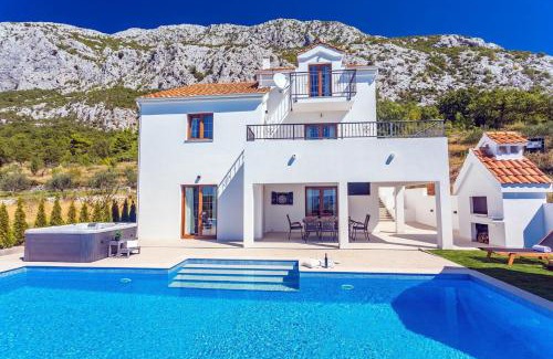 Gata Villa | Villa Flora with a 53 sqm private pool with Cinema room with projector and 4 en-suite bedrooms
