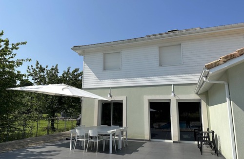 Genissac Villa | Villa for 10 persons near Saint-Emilion & Bordeaux