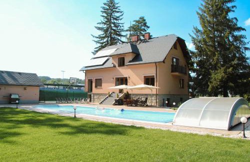 Mikulovice Villa | Villa for 20 people with Jacuzzi and Large Pool