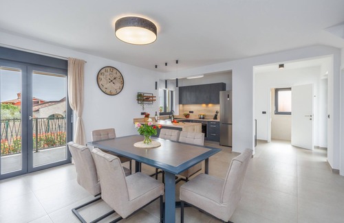 Montizana Villa | Villa for 4-6 people, pool, loungers, garden, panoramic sea view