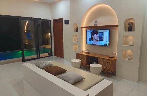 Cisarua Villa | Villa Fortuna - BatuR #Puncak - Bogor