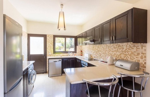 Latsi Villa | Villa Fortuna - Three Bedroom Villa, Sleeps 6