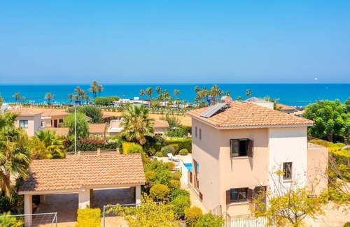 Latsi Villa | Villa Fortuna - Three Bedroom Villa, Sleeps 6